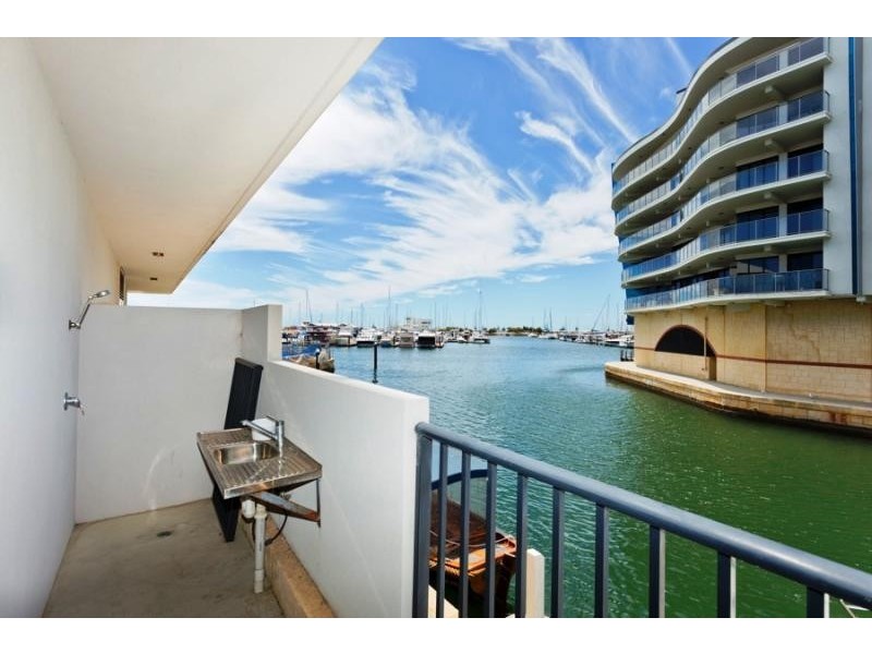 4/12 Cannaregio Square, Mandurah WA 6210