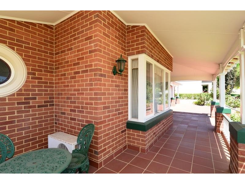 18 Howes Crescent, Dianella WA 6059