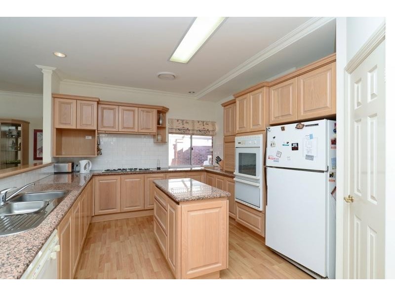 18 Howes Crescent, Dianella WA 6059