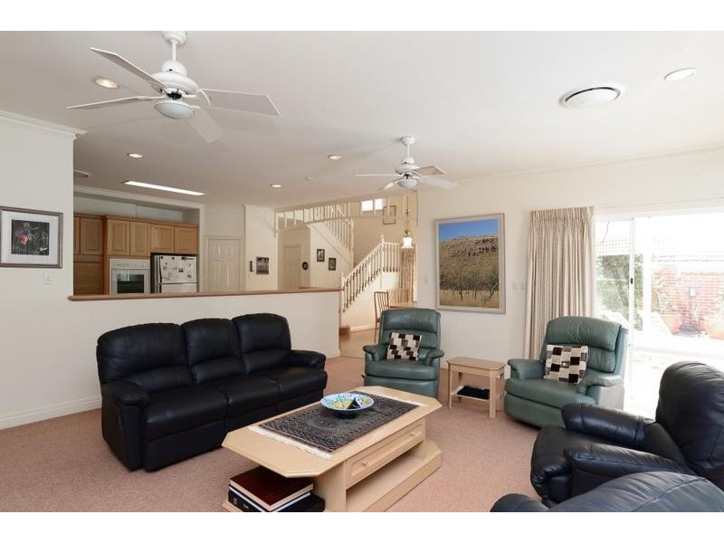 18 Howes Crescent, Dianella WA 6059