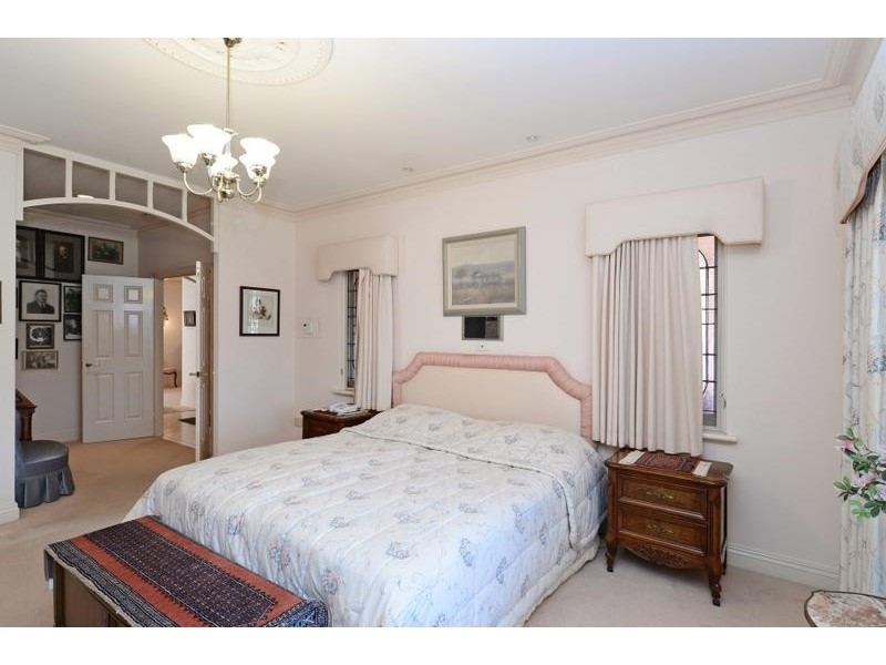 18 Howes Crescent, Dianella WA 6059