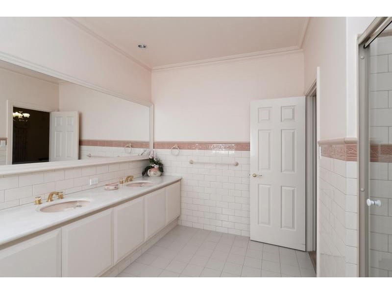 18 Howes Crescent, Dianella WA 6059