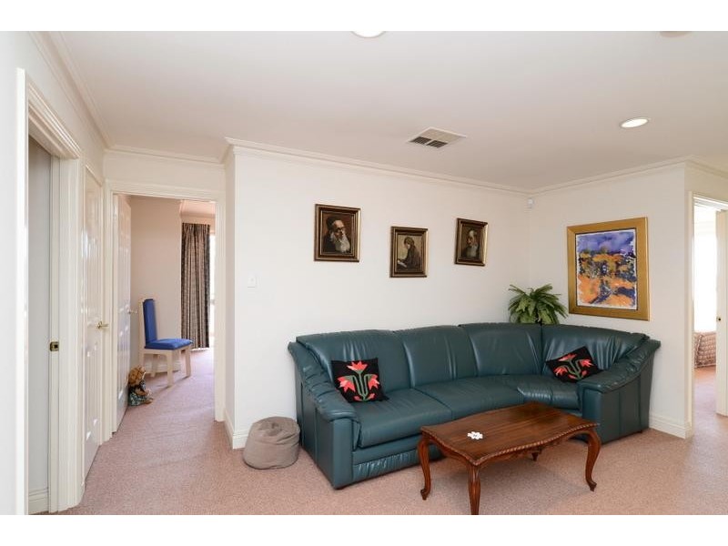 18 Howes Crescent, Dianella WA 6059