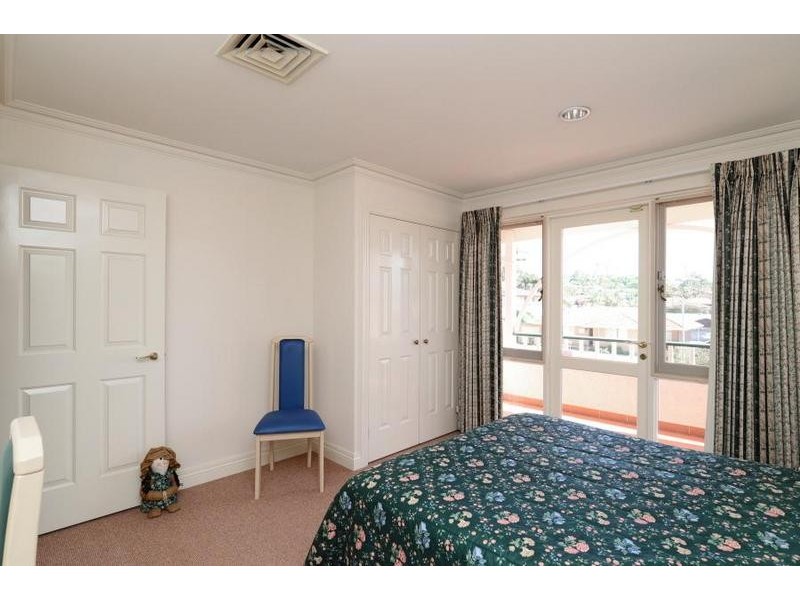 18 Howes Crescent, Dianella WA 6059