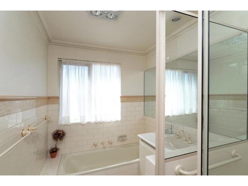 18 Howes Crescent, Dianella WA 6059