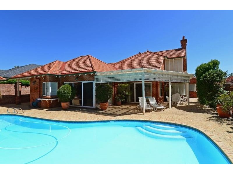 18 Howes Crescent, Dianella WA 6059