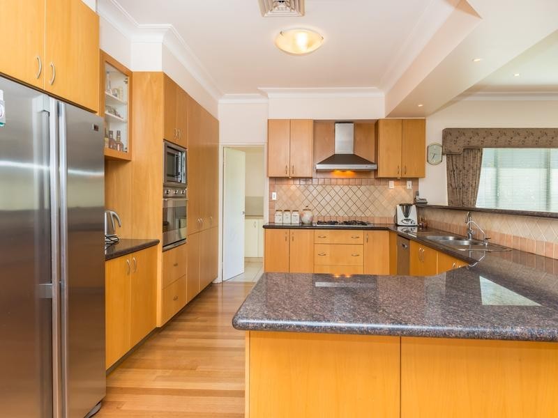 13 Santara Circle, Dianella WA 6059