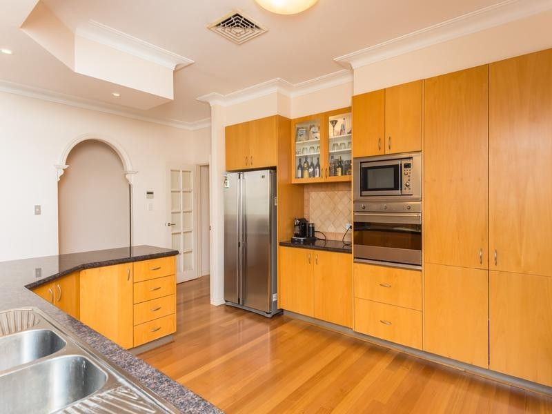 13 Santara Circle, Dianella WA 6059