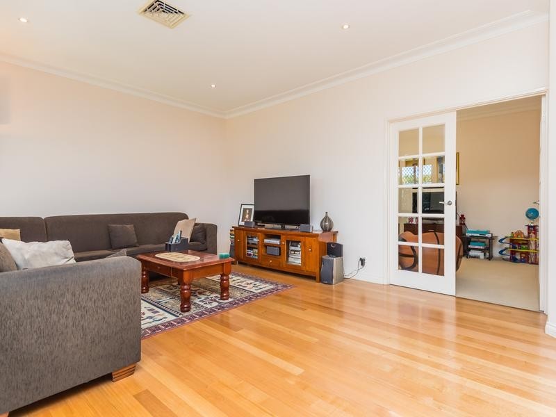 13 Santara Circle, Dianella WA 6059