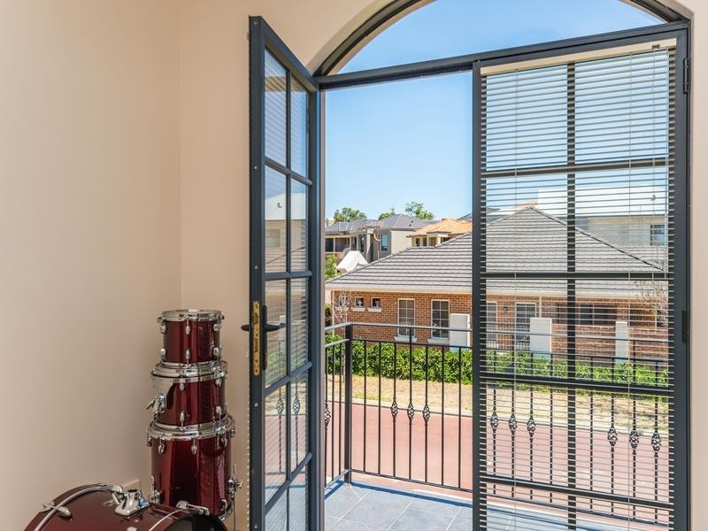13 Santara Circle, Dianella WA 6059