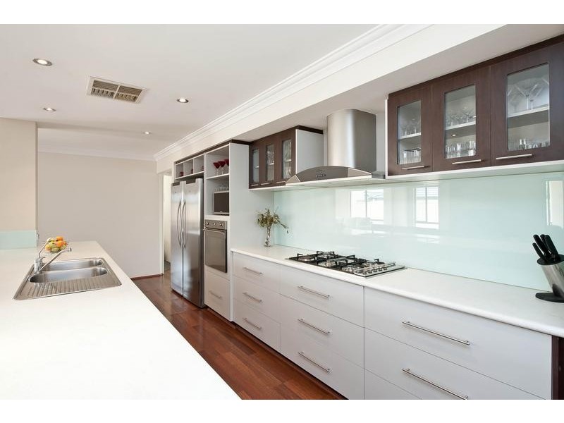 16 Tullow Gardens, Darch WA 6065