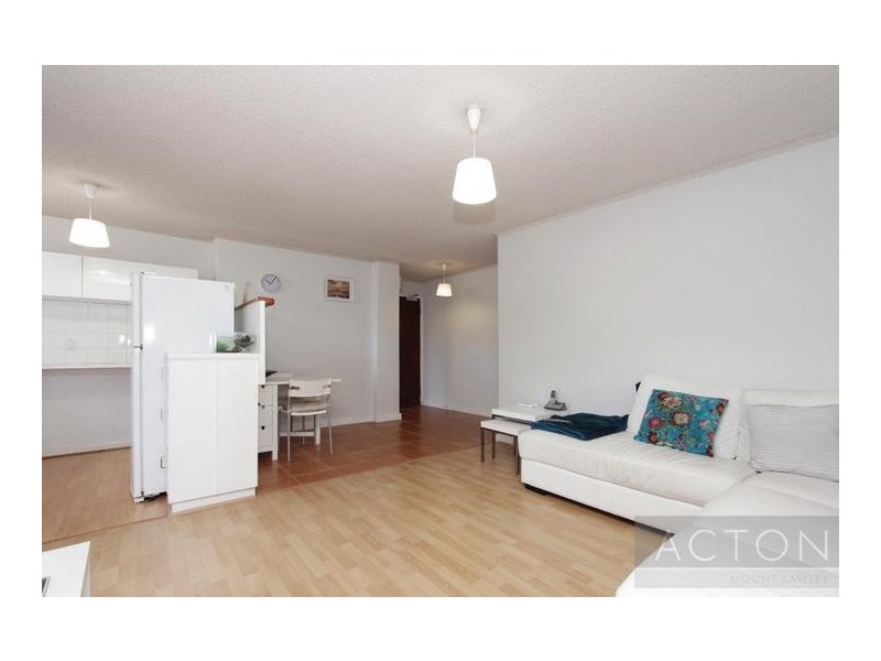 11/18 Eighth Avenue, Maylands WA 6051