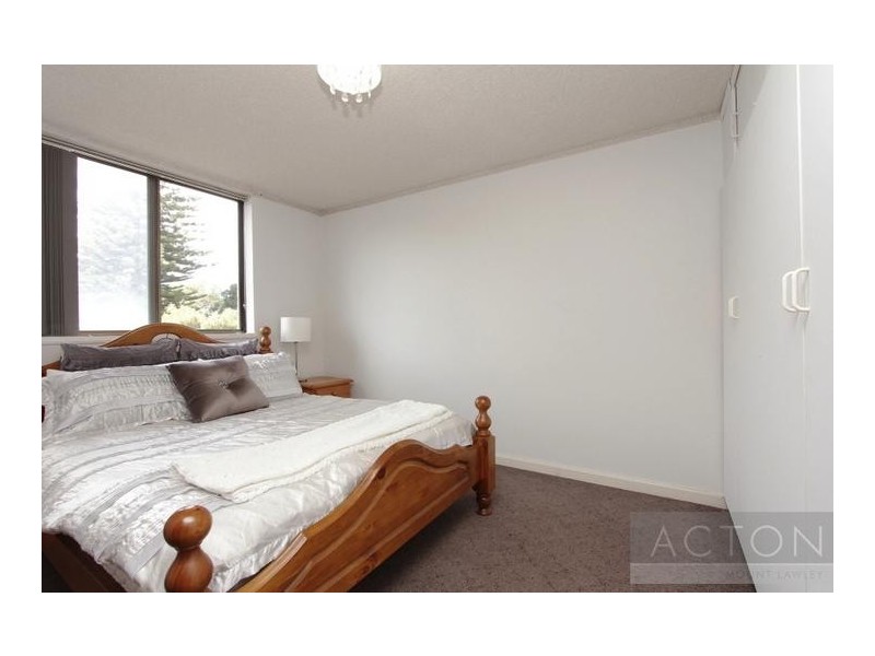 11/18 Eighth Avenue, Maylands WA 6051