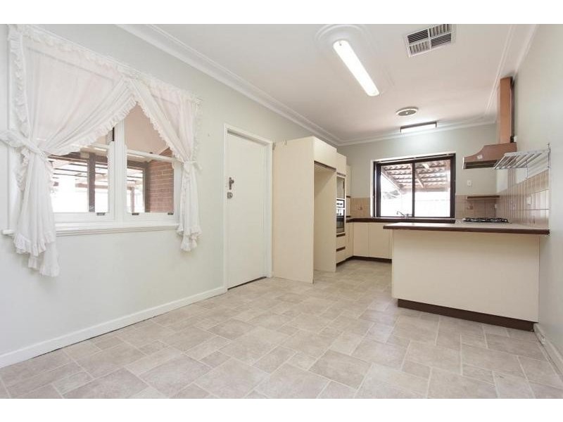 35 Wandarrie Avenue, Yokine WA 6060