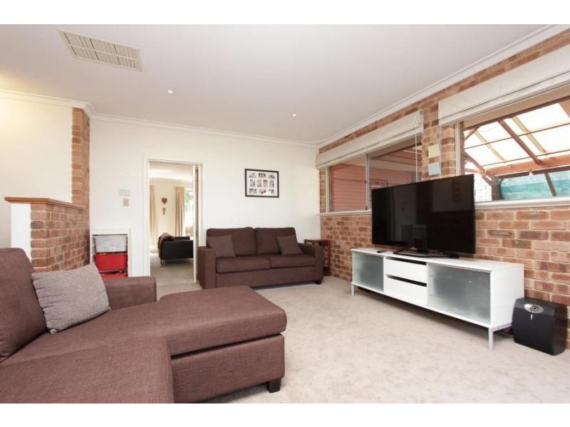 21 Penguin Street, Dianella WA 6059