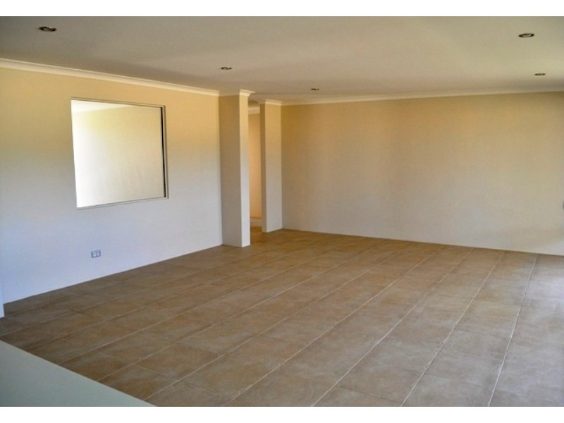 15 Abrolhos Close, Two Rocks WA 6037