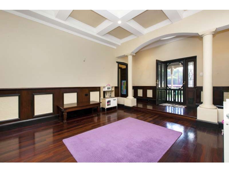43 Kenilworth Street, Bayswater WA 6053