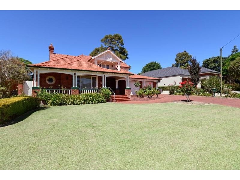 18 Howes Crescent, Dianella WA 6059