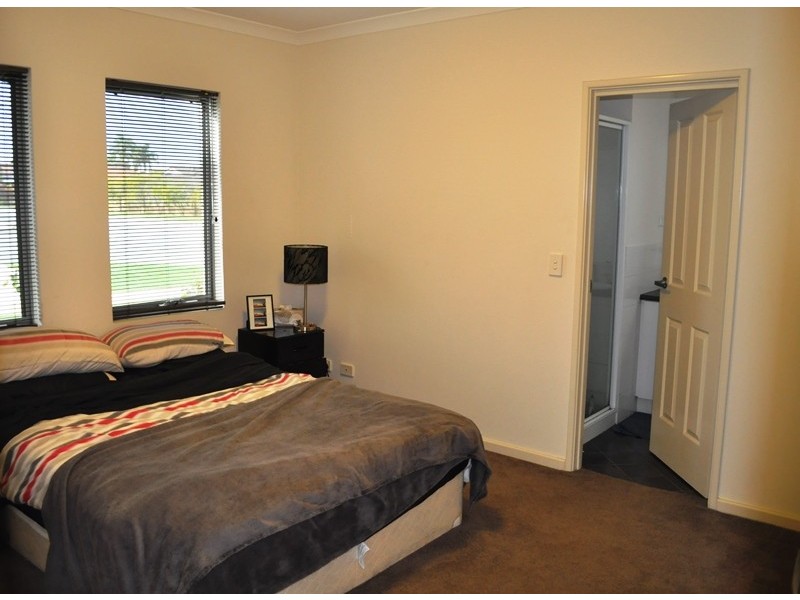 9A Phillips Grove, Innaloo WA 6018