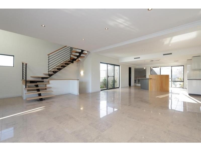 69 Tranby Road, Maylands WA 6051