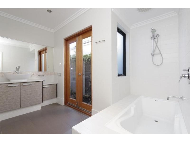 69 Tranby Road, Maylands WA 6051