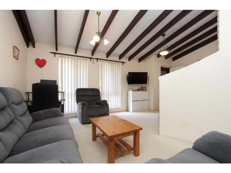 4/12 Walga Court, Yokine WA 6060