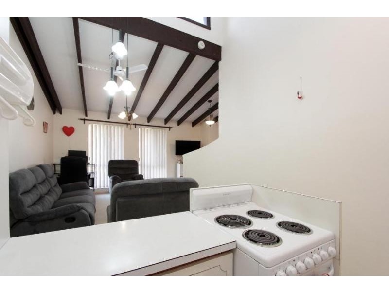 4/12 Walga Court, Yokine WA 6060