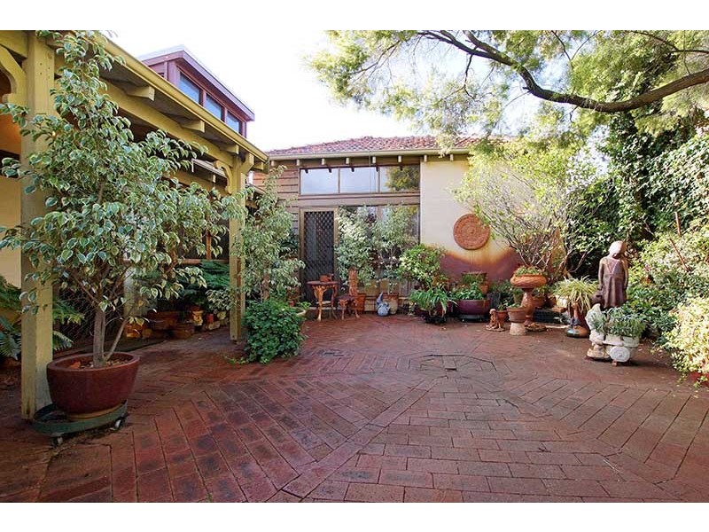 32 Regent Street West, Mount Lawley WA 6050