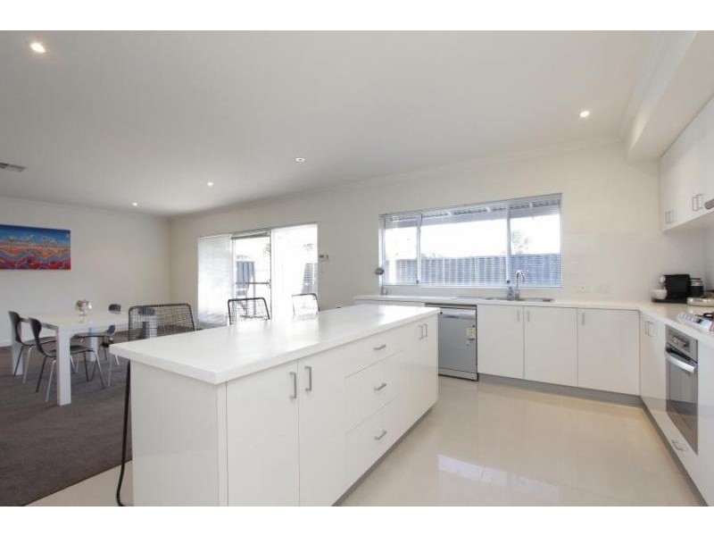 71B Tenth Ave, Inglewood WA 6052