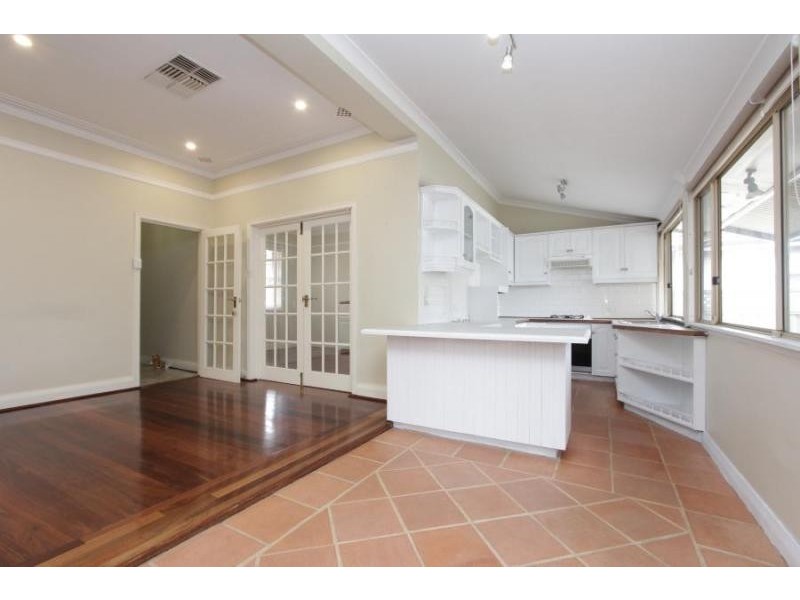 27 Toowong, Bayswater WA 6053