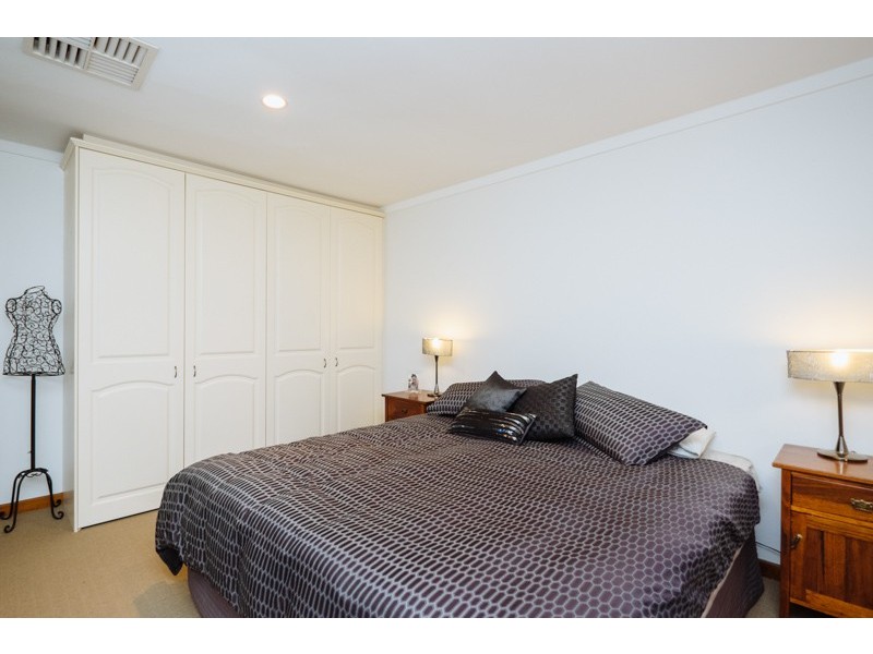 15 Cobden Street, Bayswater WA 6053