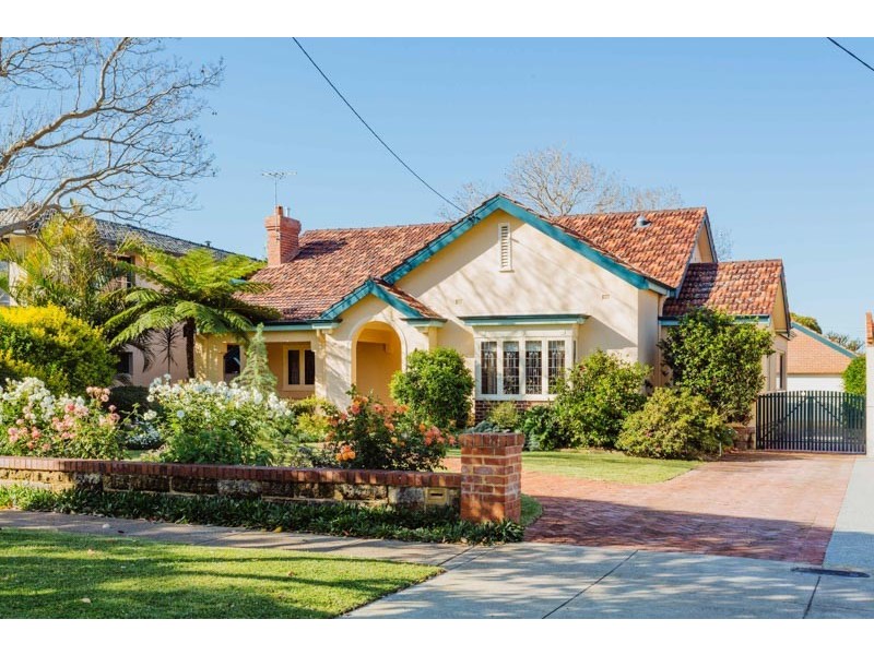 16 Elstree Avenue, Menora WA 6050