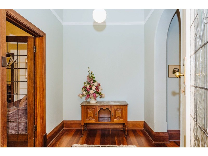 16 Elstree Avenue, Menora WA 6050