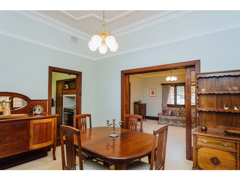 16 Elstree Avenue, Menora WA 6050