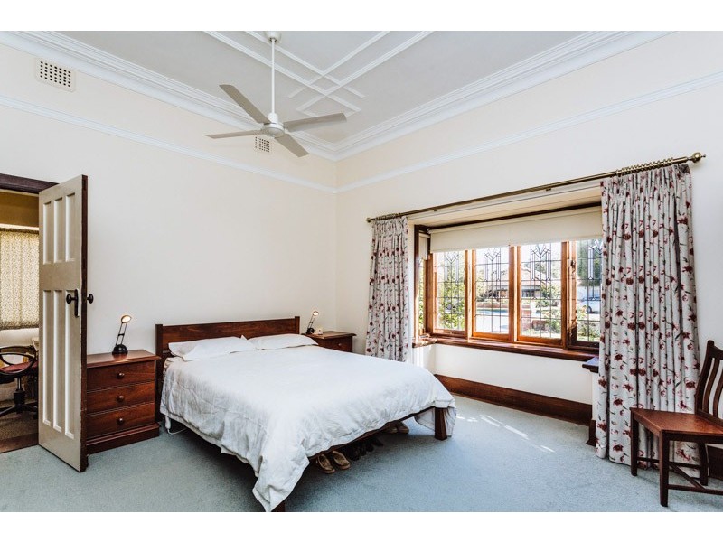 16 Elstree Avenue, Menora WA 6050