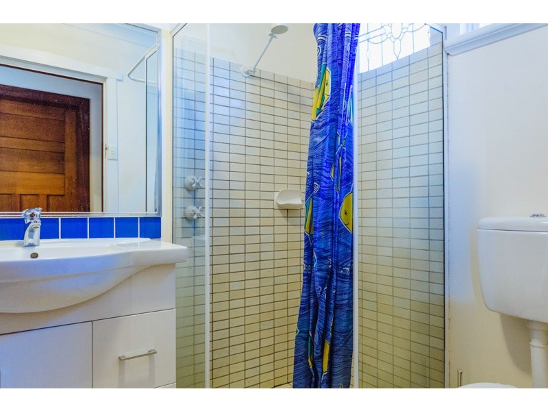 16 Elstree Avenue, Menora WA 6050