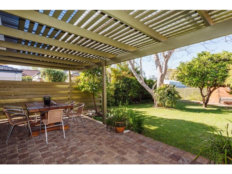 16 Elstree Avenue, Menora WA 6050