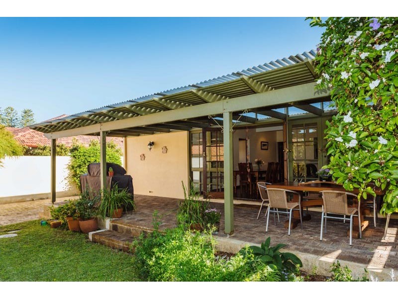 16 Elstree Avenue, Menora WA 6050
