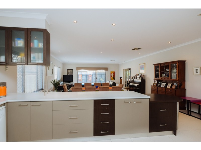 8A Wandarrie Avenue, Yokine WA 6060