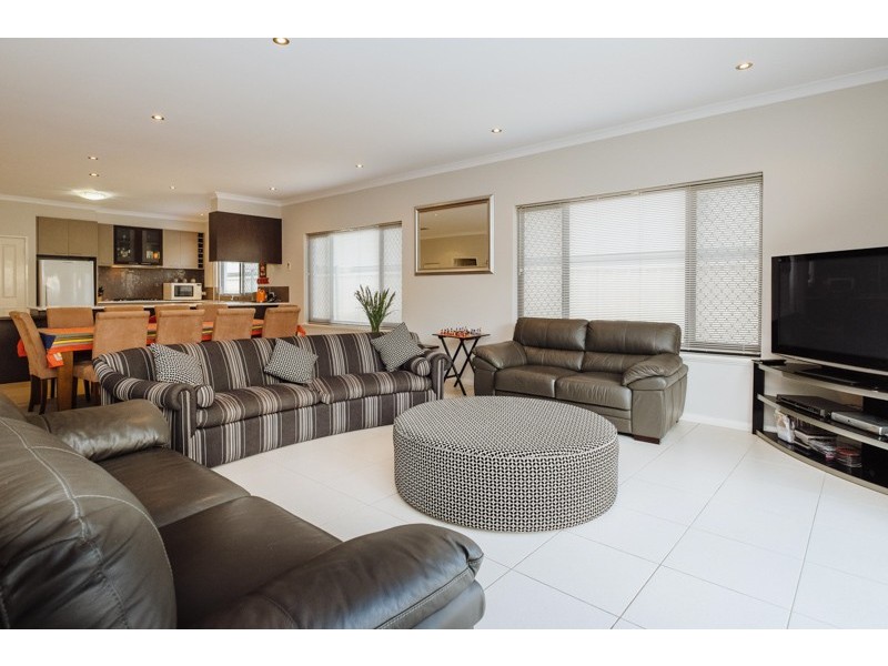 8A Wandarrie Avenue, Yokine WA 6060