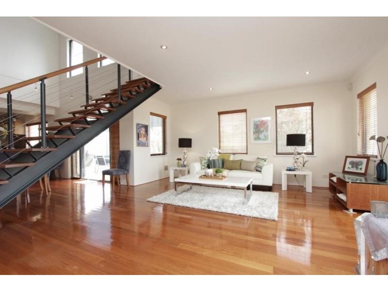 4 Tourer Court, Maylands WA 6051