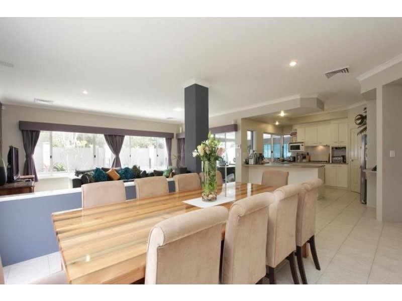 36 Dehavilland View, Maylands WA 6051