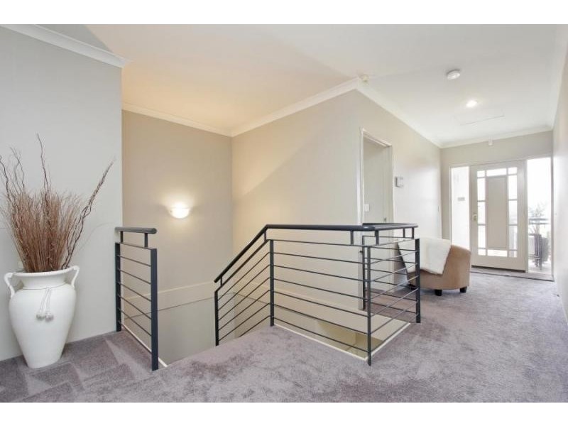 36 Dehavilland View, Maylands WA 6051