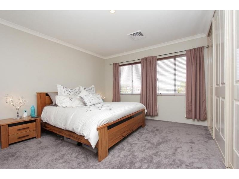 36 Dehavilland View, Maylands WA 6051