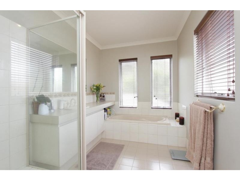 36 Dehavilland View, Maylands WA 6051