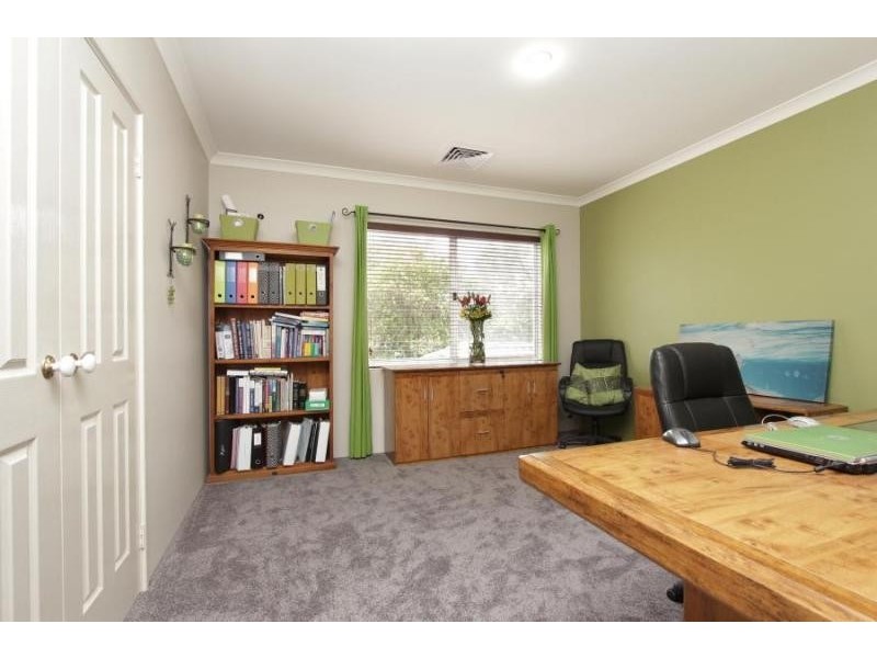 36 Dehavilland View, Maylands WA 6051