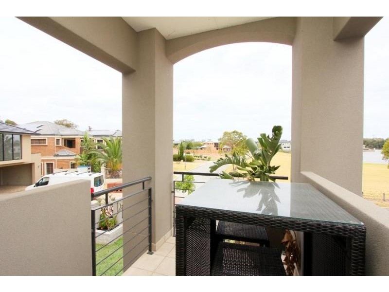 36 Dehavilland View, Maylands WA 6051