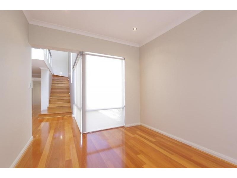 4A Burns Avenue, Yokine WA 6060