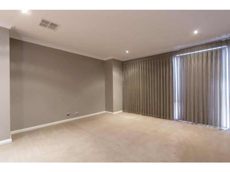 4A Burns Avenue, Yokine WA 6060
