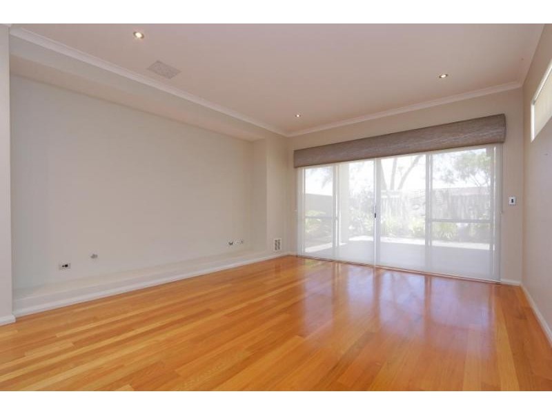 4A Burns Avenue, Yokine WA 6060